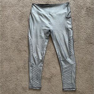 Gottex Gray Metallic Athletic Work Out Gym Leggings with Phone pockets